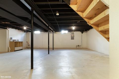 18112 Huron, Macomb, MI 48042 photo 34