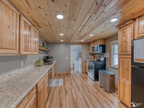 1429 Monroe, Carleton, MI 48117 photo 13