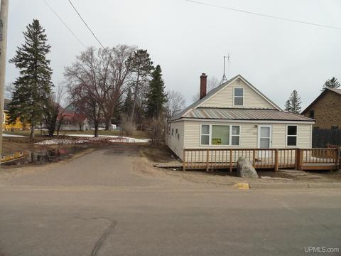 274 Pine St, Ewen, MI 49925