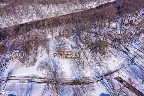 5261 Chickasaw Trl, Flushing, MI 48433 photo 7