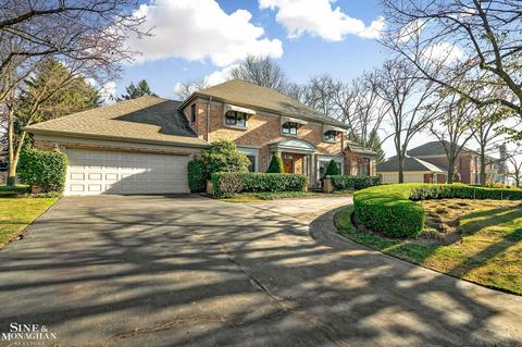 6 Cameron Pl, Grosse Pointe, MI 48230 photo 2