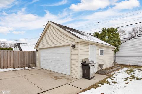 1576 Brys, Grosse Pointe Woods, MI 48236 photo 28