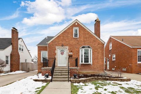 1576 Brys, Grosse Pointe Woods, MI 48236 photo 2