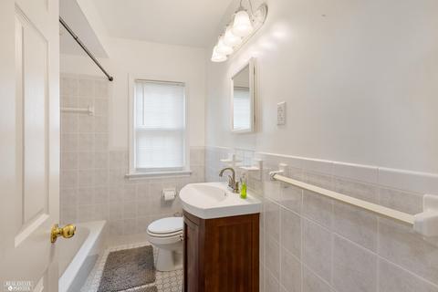 1576 Brys, Grosse Pointe Woods, MI 48236 photo 12