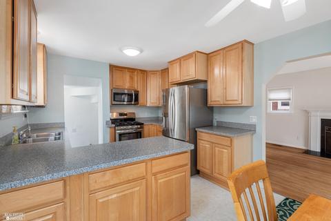 1576 Brys, Grosse Pointe Woods, MI 48236 photo 9
