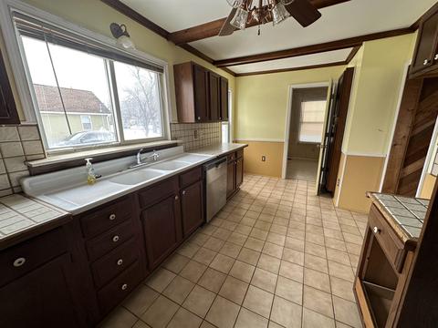 1441 Coutant, Flushing, MI 48433 photo 8