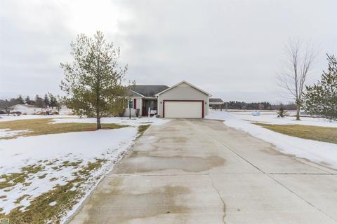 15033 Petz Rd, Capac, MI 48014 photo 2