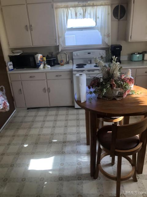 409 S 16th St, Escanaba, MI 49829 photo 7