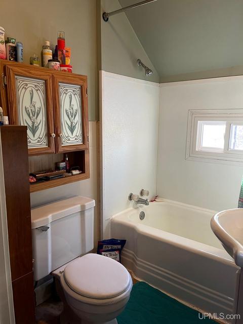 1609 E Pierce St, Wakefield, MI 49968 photo 5