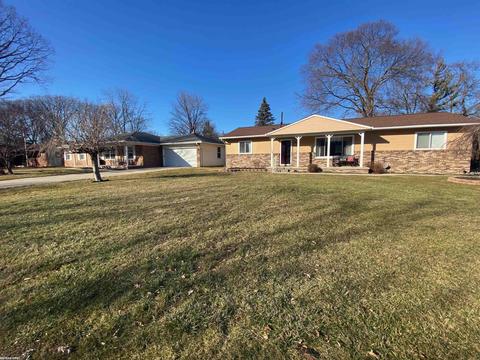 1810 Jackson, Saint Clair, MI 48079 photo 2