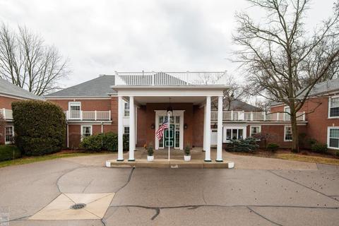 17111 E Jefferson Ave #33, Grosse Pointe, MI 48230 photo 1