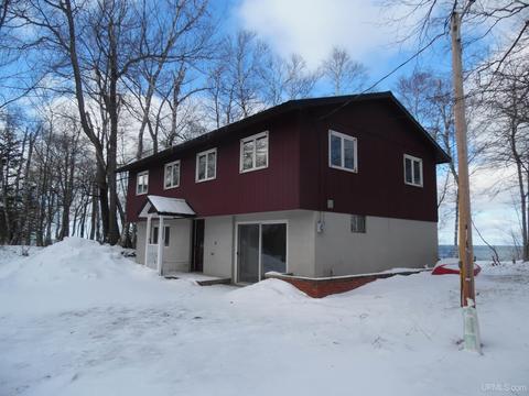 57537 Lakeshore, Calumet, MI 49913