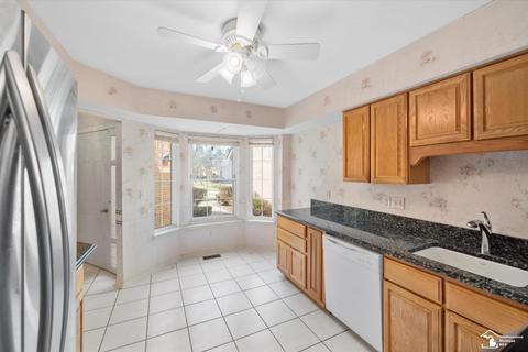 18617 Hilltop Ln, Riverview, MI 48193 photo 9