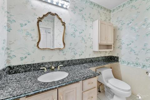 18617 Hilltop Ln, Riverview, MI 48193 photo 13