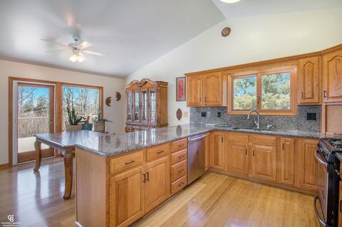 6967 Gibbons Rd, Jeddo, MI 48032 photo 5