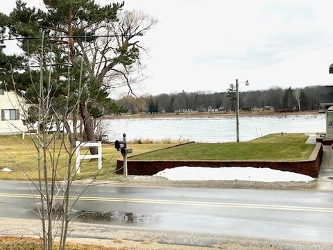 2902 Lakeshore Dr, Gladwin, MI 48624 photo 2