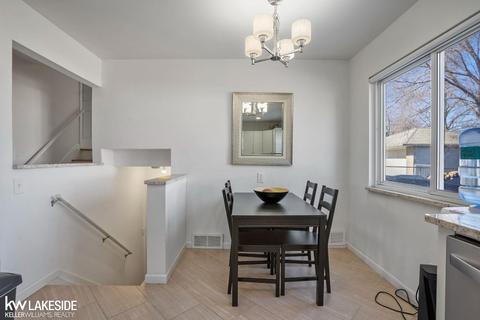 11065 Wilson Dr, Warren, MI 48089 photo 6