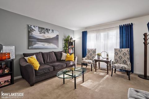 11065 Wilson Dr, Warren, MI 48089 photo 4