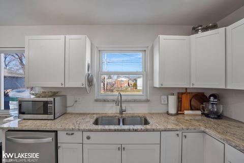 11065 Wilson Dr, Warren, MI 48089 photo 10