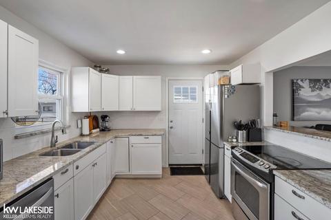 11065 Wilson Dr, Warren, MI 48089 photo 8