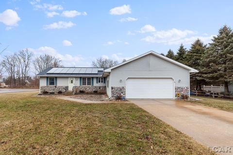 1142 Sutton, Adrian, MI 49221 photo 2