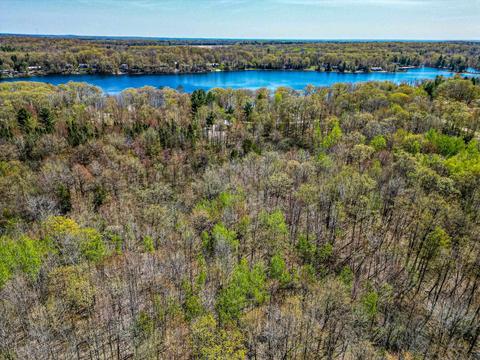 4286 Jay Woods, Harrison, MI 48625 photo 13