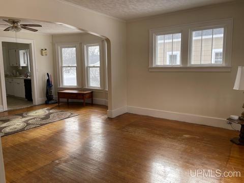 1026 Stephenson, Escanaba, MI 49829 photo 3