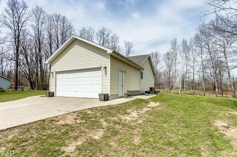 7638 Kitchen, Wales, MI 48027 photo 3