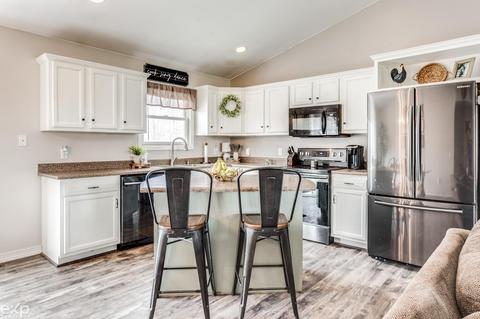 7638 Kitchen, Wales, MI 48027 photo 19