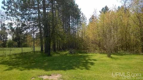 12477 E M28, Munising, MI 49884 photo 3