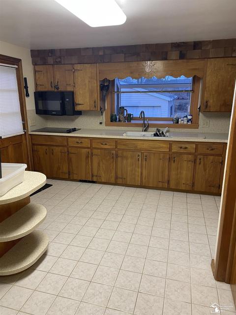 918 Walnut, Monroe, MI 48161 photo 5
