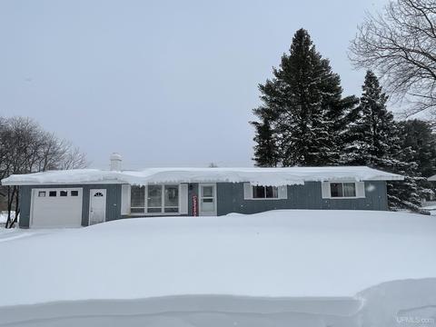 345 S Rose, Ishpeming, MI 49849 photo 1