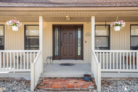 10699 Douglas Rd, Temperance, MI 48182 photo 2