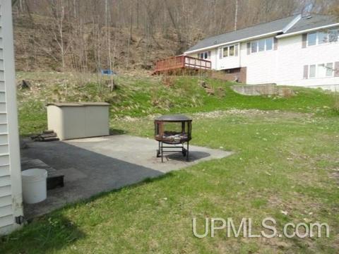 316 Spruce, Munising, MI 49862 photo 3