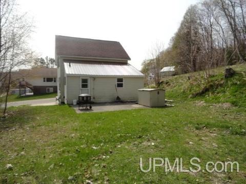 316 Spruce, Munising, MI 49862 photo 4