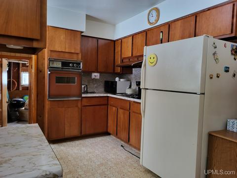 115 Maple, White Pine, MI 49971 photo 2
