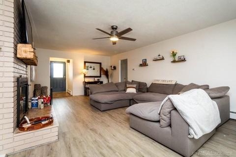7255 Cardinal, Algonac, MI 48001 photo 9