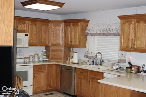 46075 Heydenreich, Macomb, MI 48044 photo 6
