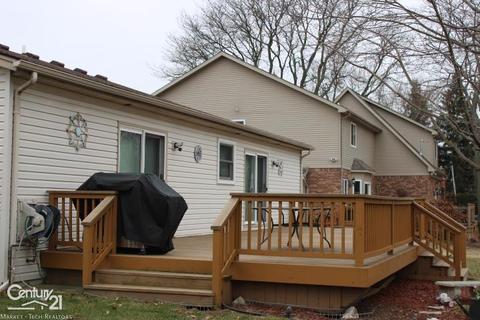 46075 Heydenreich, Macomb, MI 48044 photo 2
