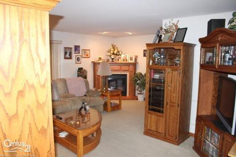 46075 Heydenreich, Macomb, MI 48044 photo 12