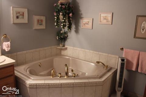 46075 Heydenreich, Macomb, MI 48044 photo 21