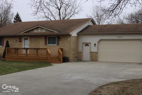 46075 Heydenreich, Macomb, MI 48044 photo 1