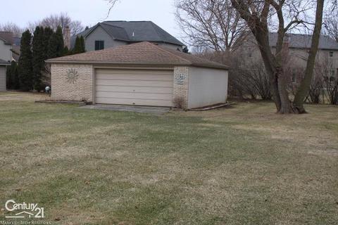 46075 Heydenreich, Macomb, MI 48044 photo 3