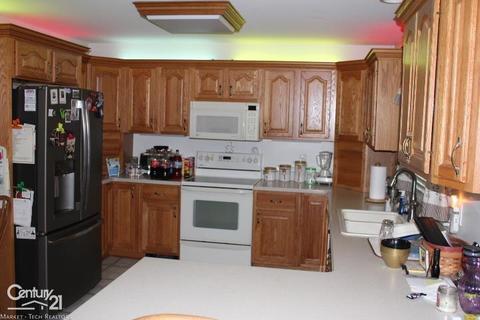 46075 Heydenreich, Macomb, MI 48044 photo 4