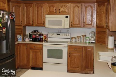 46075 Heydenreich, Macomb, MI 48044 photo 5