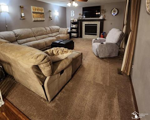 592 Tower Vw, Temperance, MI 48182 photo 5
