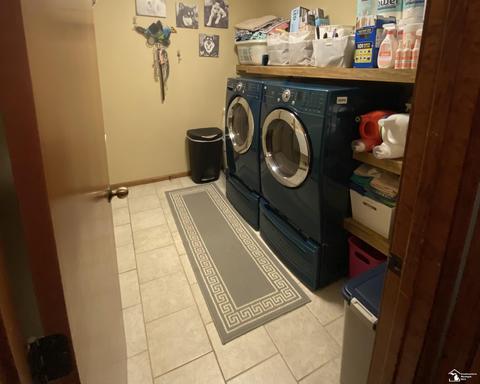 592 Tower Vw, Temperance, MI 48182 photo 23