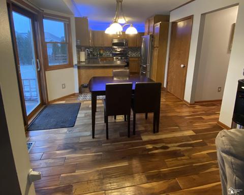 592 Tower Vw, Temperance, MI 48182 photo 8