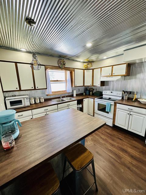 1020 School St, Ishpeming, MI 49849 photo 10