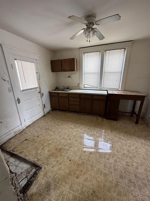 1372 Washington Ave, Flint, MI 48503 photo 5